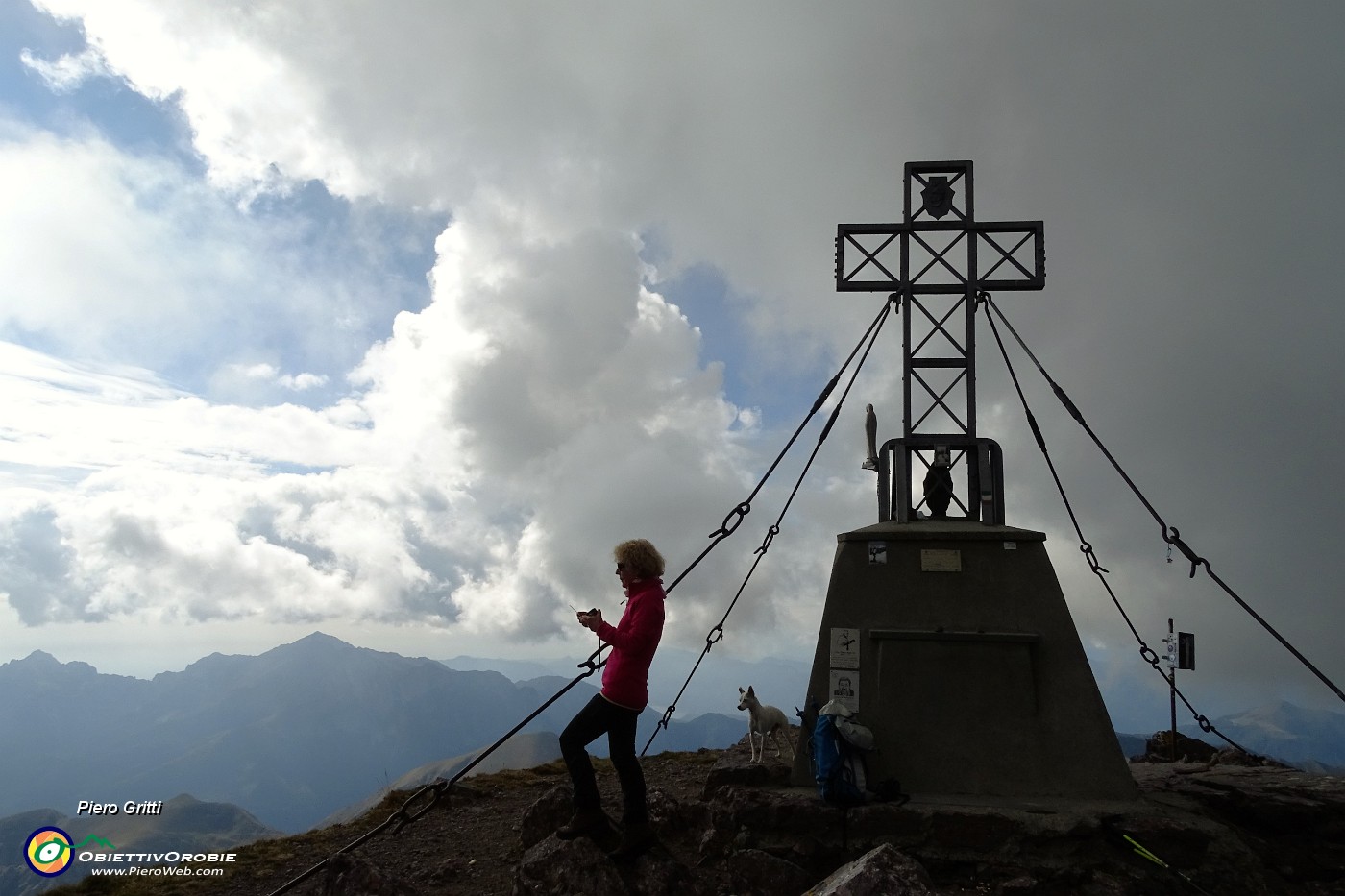 89 Croce di vetta del Pizzo Tre Signori (2554 m).JPG